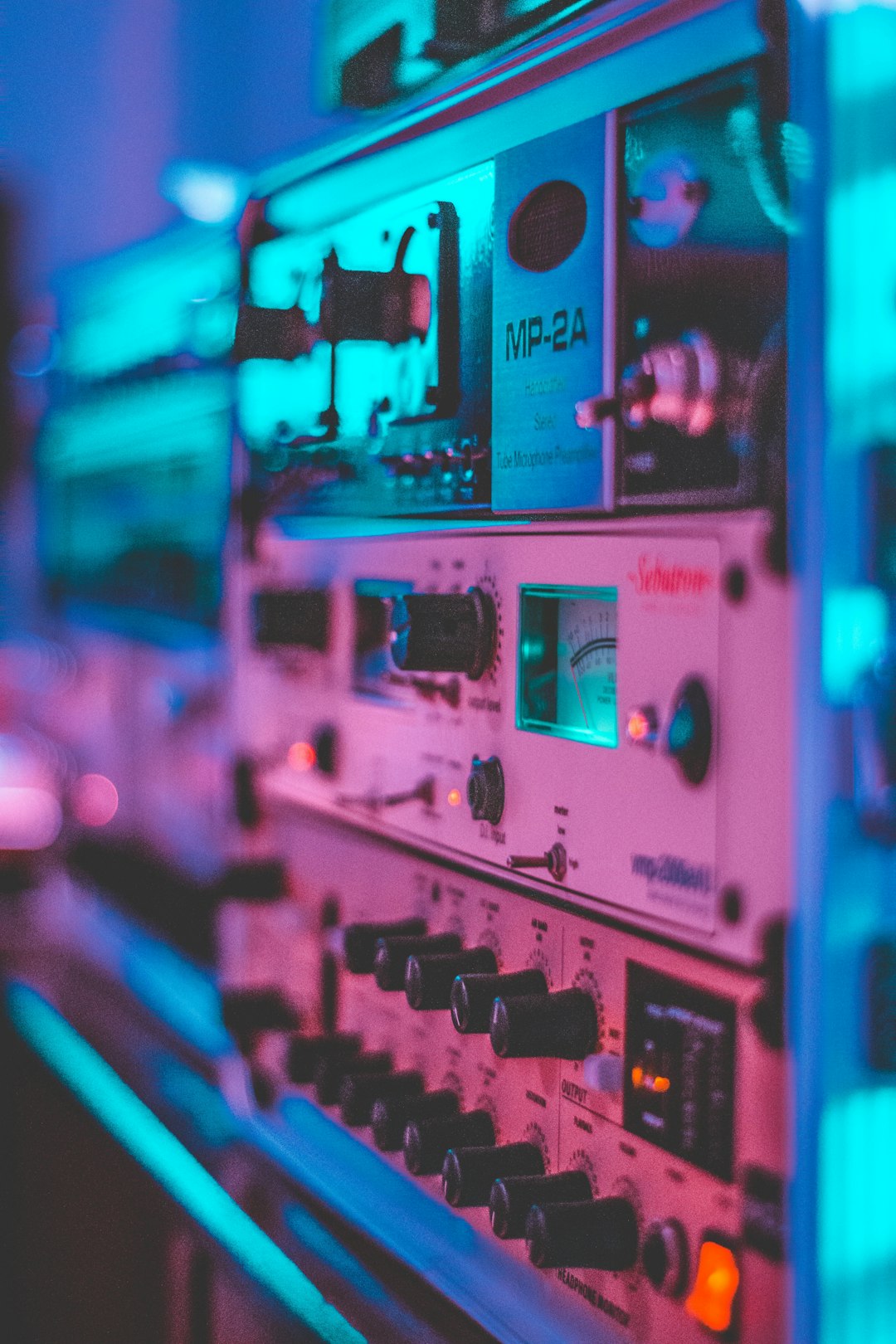 Home Pop photography with cold gradient colors taken in the music studio.